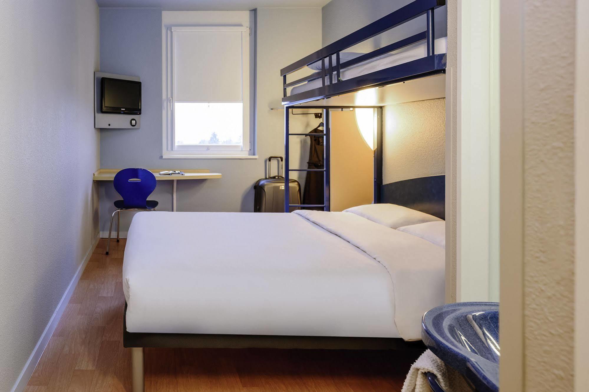Ibis Budget Geneve Aeroport Vernier Exteriör bild